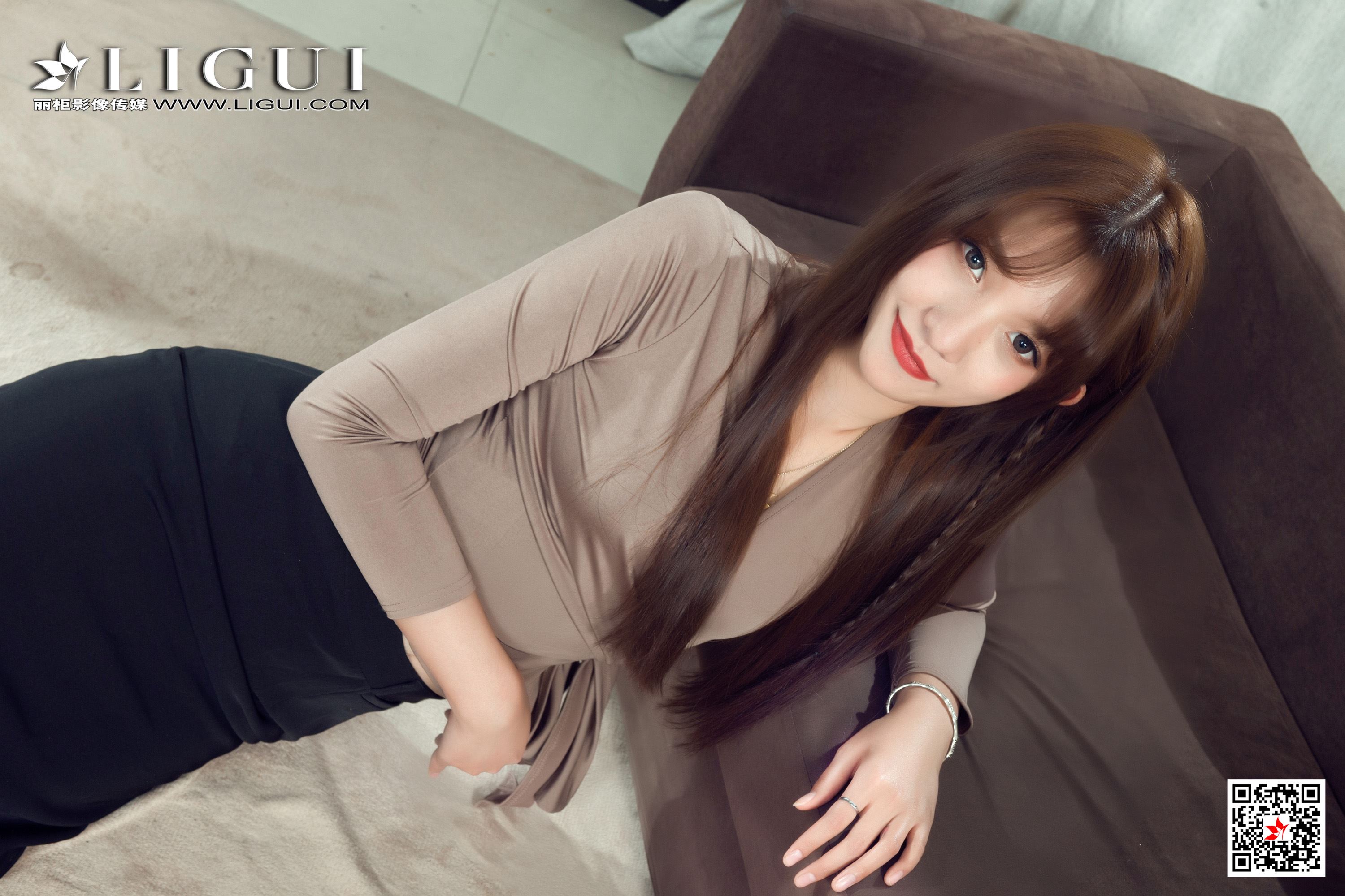 Ligui丽柜  2021.02.01 《职场新秀》嘤嘤